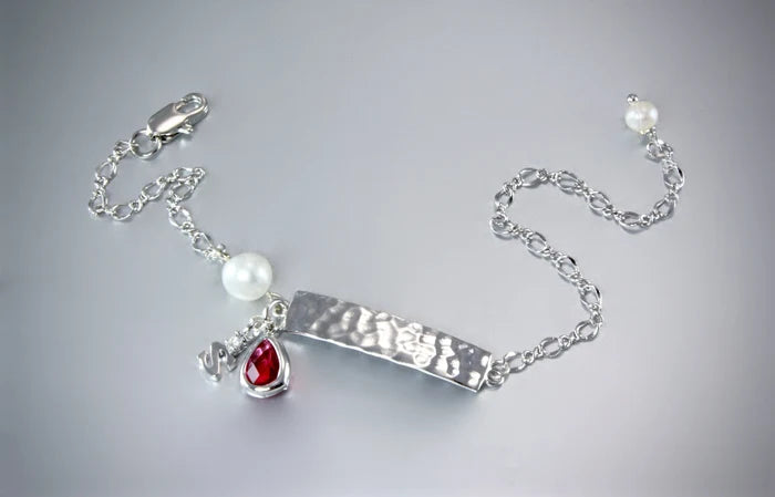 "Cora" - Minimalist Hammered Bar and Pearl Bridesmaid Bracelet - Available in Silver and Gold