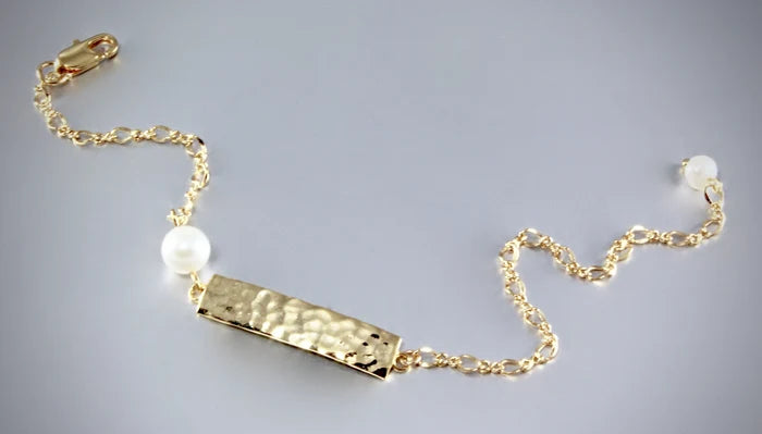 "Cora" - Minimalist Hammered Bar and Pearl Bridesmaid Bracelet - Available in Silver and Gold
