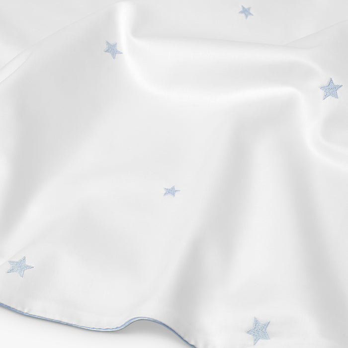 Close up of the Embroidered Stars pattern.