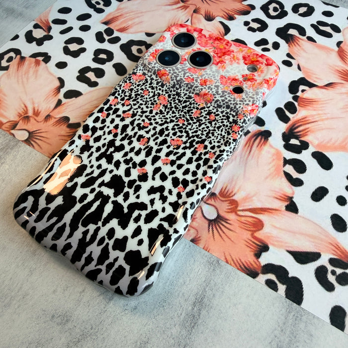 Flower-fetti Leopard Wavy Luxe MagSafe Case for iPhone