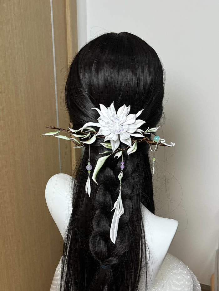 Handmade Chanhua hair ornament with a flower, leaves, and tassels-3