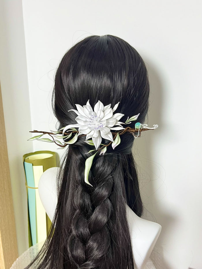 Handmade Chanhua hair ornament with a flower, leaves, and tassels-4