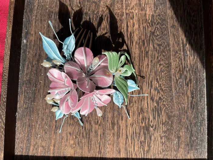 A handmade Chanhua morning glory hairpin with pink flowers and blue - green leaves on a wooden tray-3