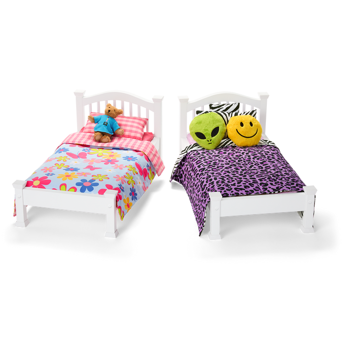 Isabel™ & Nicki’s™ Twin Beds Bundle (Historical Characters)