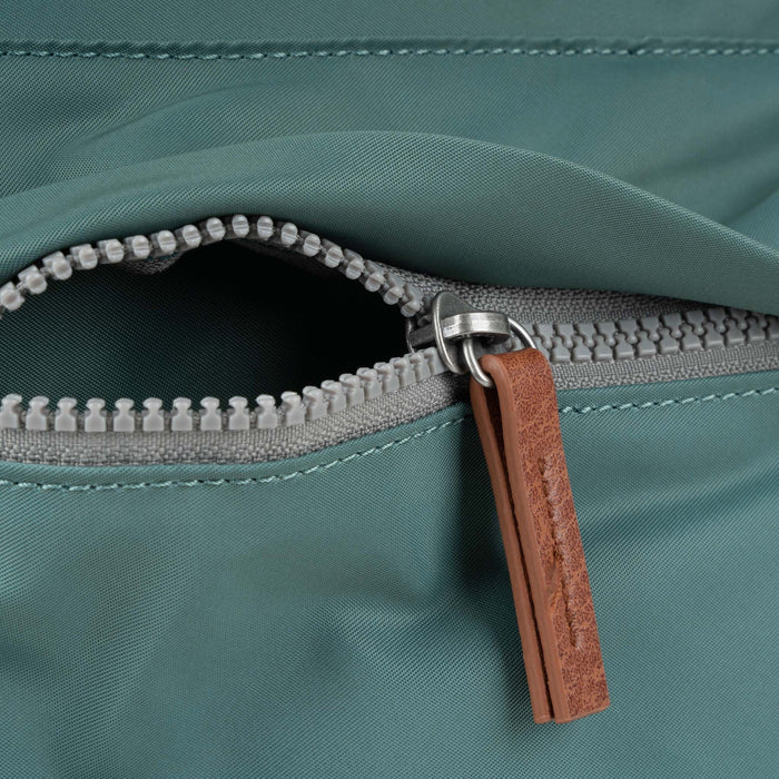 Kennington B Sage Medium Purse