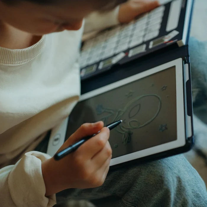 KidyDraw - Mini Drawing Tablet - Galaxy - Close Up