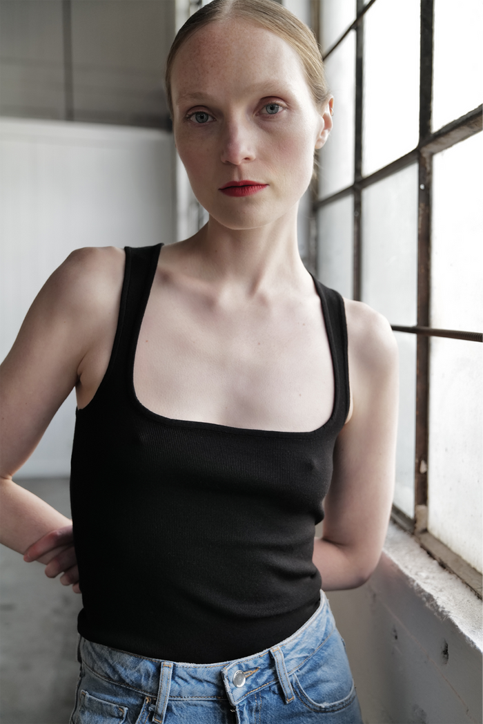 Le Superbe Snatched Square Tank in Black