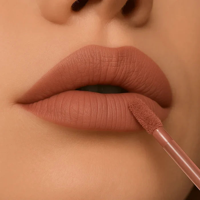 LuxMatte 24-Hour Lipstick - Delune