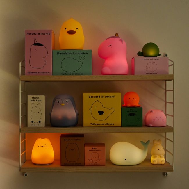 Le Petit Souk - Night Light - Lucien The Penguin - Lifestyle Cut 2