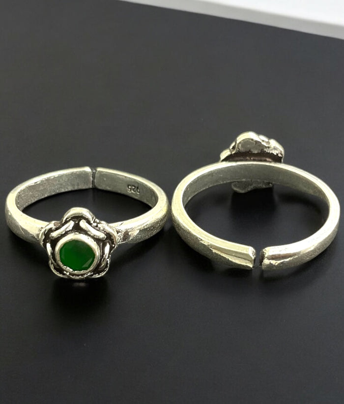The Aakara Silver Gemstone Toe-Rings (Green)