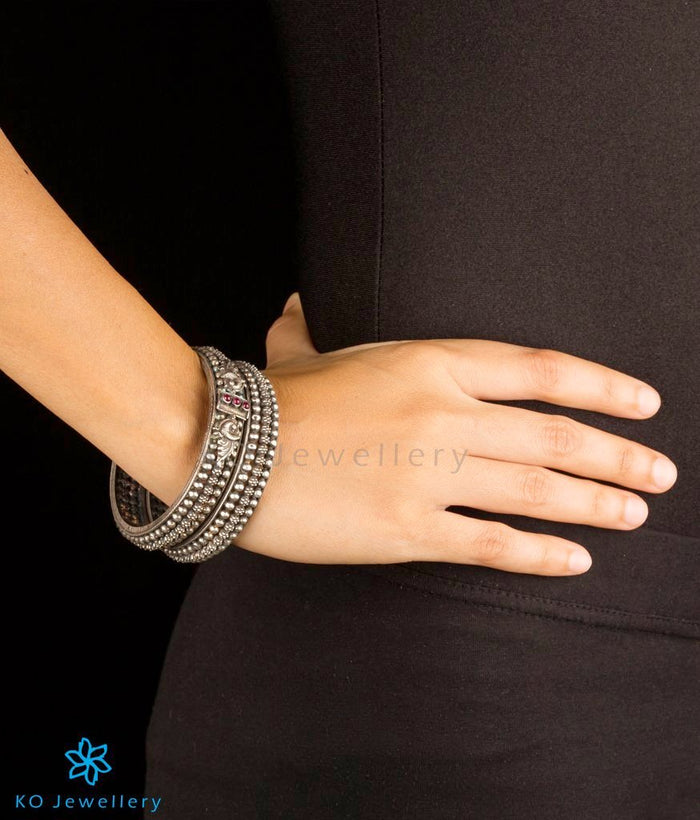 The Malhar Silver Bangle - Single (Oxidised/Size 2.2/2.4/2.6/2.8)