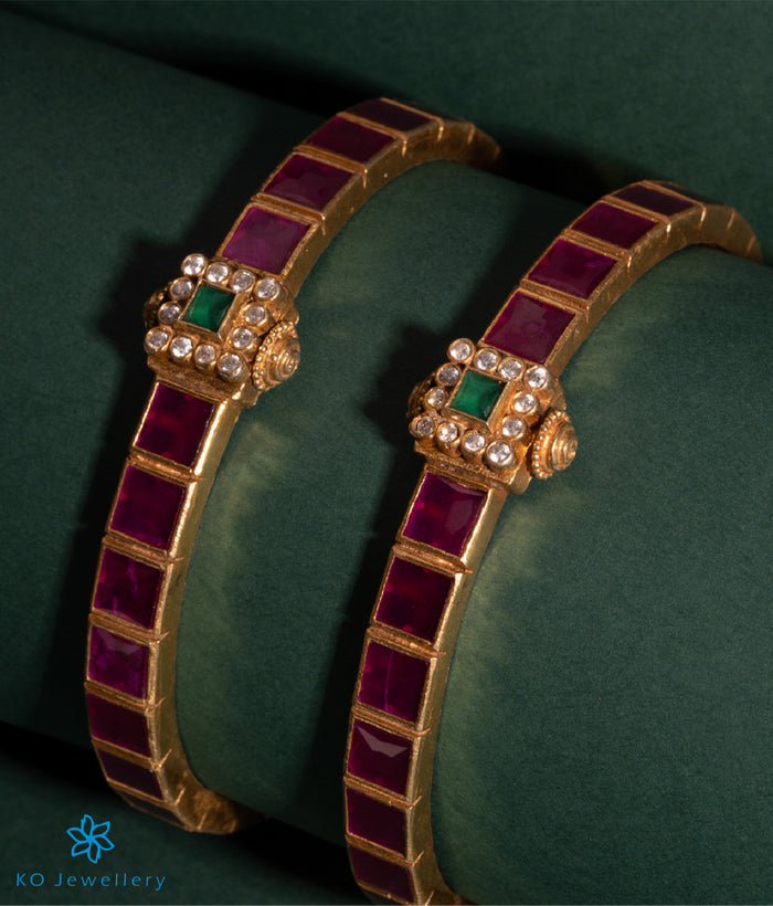 The Sampada Silver Kemp Bracelet (Red/Green/Size 2.2/2.4/2.6/2.8)