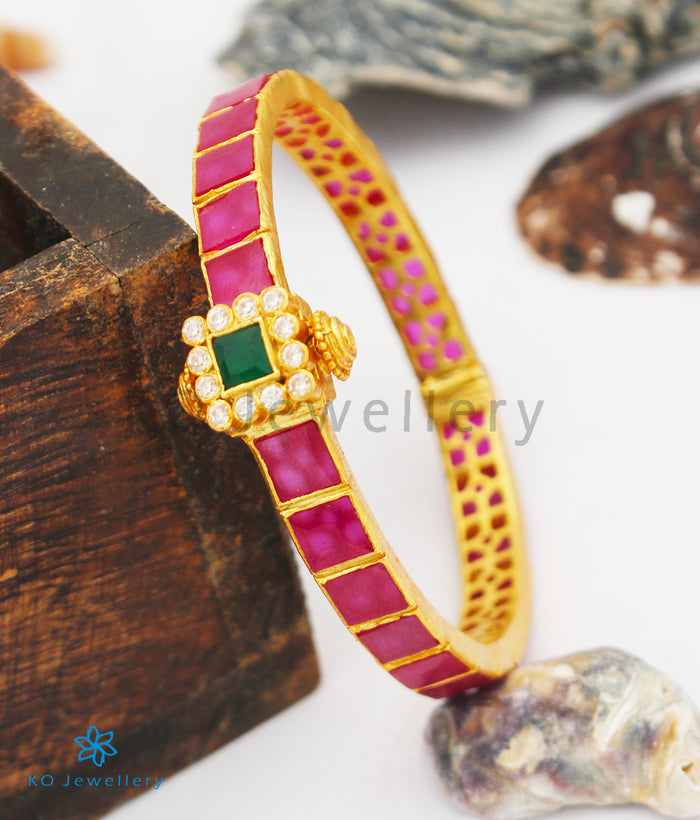 The Sampada Silver Kemp Bracelet (Red/Green/Size 2.2/2.4/2.6/2.8)