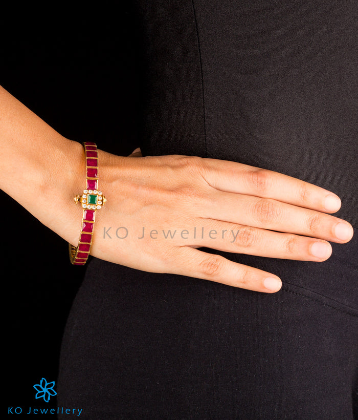 The Sampada Silver Kemp Bracelet (Red/Green/Size 2.2/2.4/2.6/2.8)